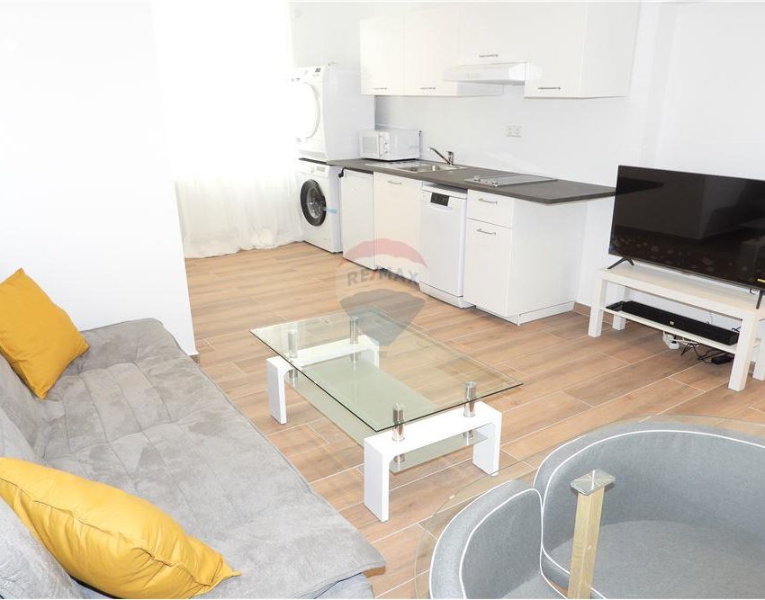 Studio rénové totalement meublé à Hesperange