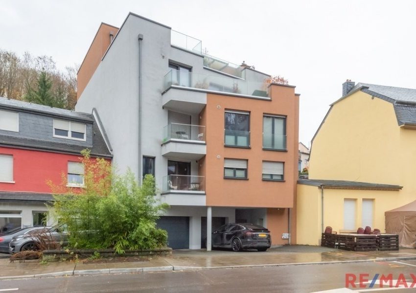 Appartement 2 chambres avec terrasse et parking à Rollingergrund