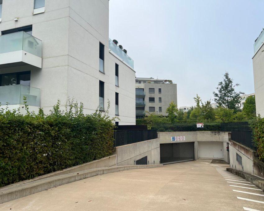 Parking + cave in Luxembourg Cessange